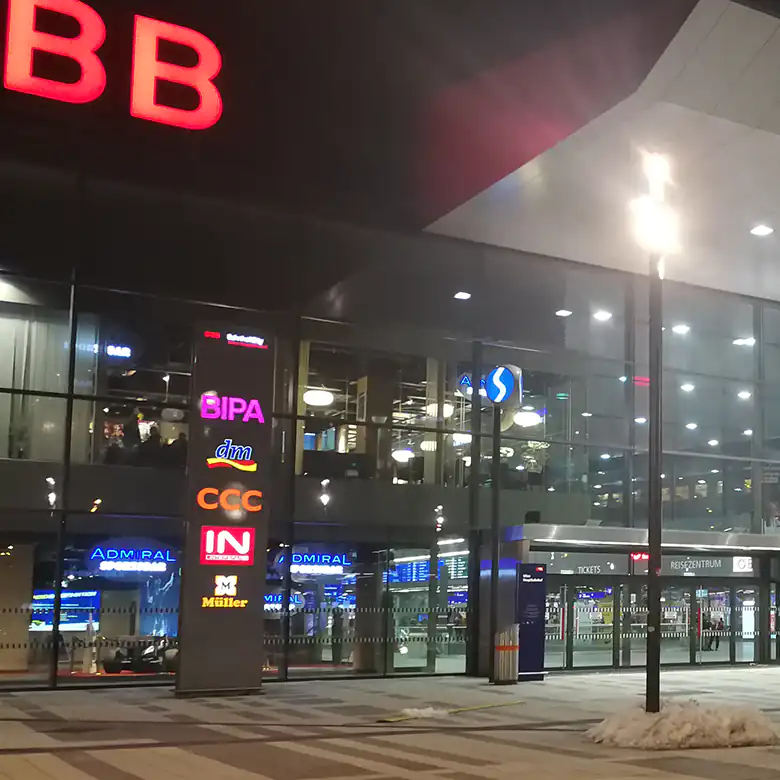 5 / 18: Bilder vom Hbf Wien und der BahnhofCity Wien Hauptbahnhof