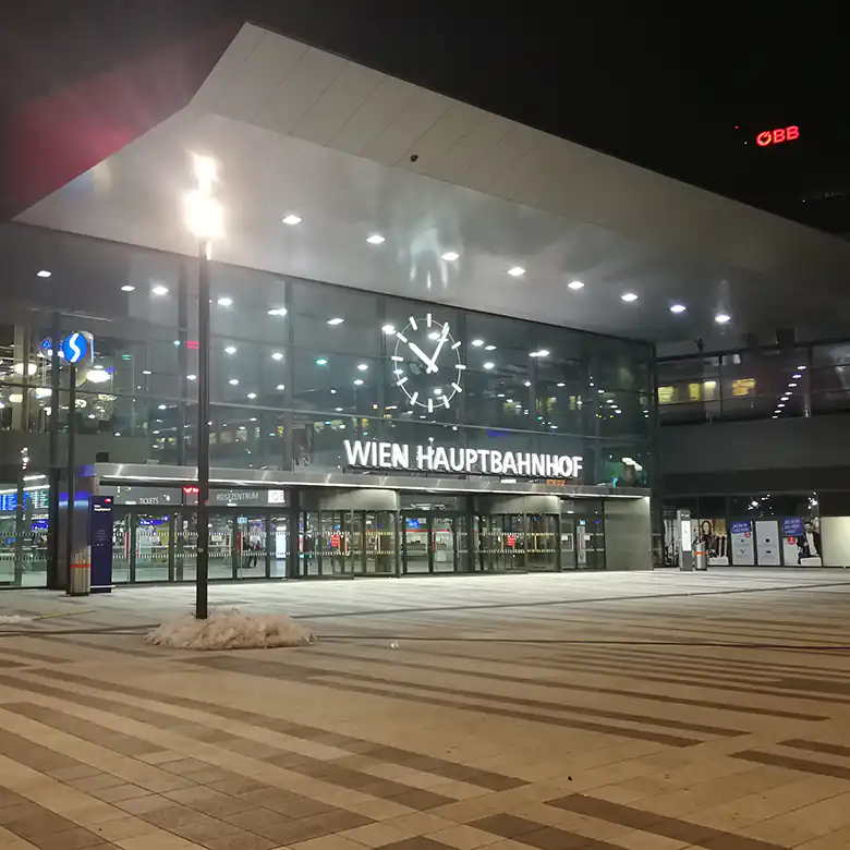 6 / 18: Bilder vom Hbf Wien und der BahnhofCity Wien Hauptbahnhof