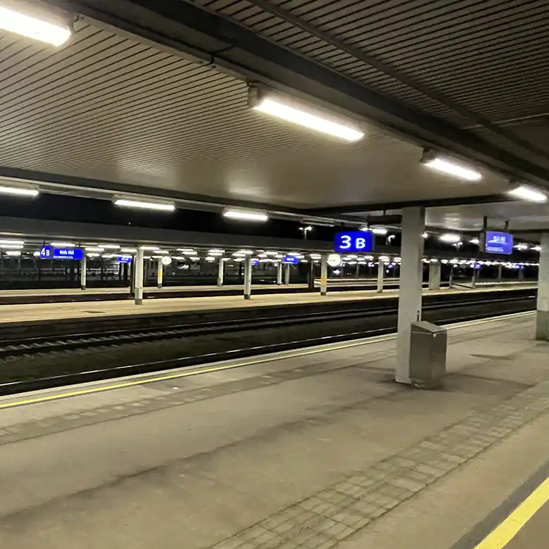 7 / 9: Fotos vom Hauptbahnhof Wels (Oberösterreich)