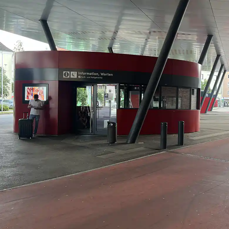 Busbahnhof in Attnang-Puchheim (Oberösterreich) © R. Vidmar