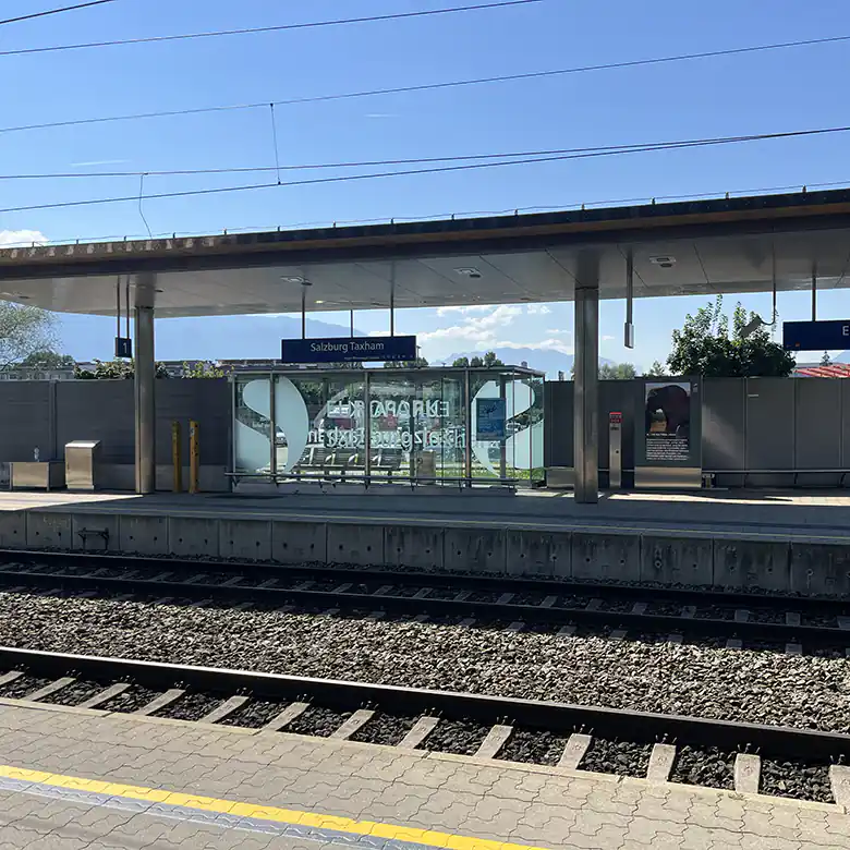 Bahnhof Salzburg Taxham / Europark (Stadion) © R. Vidmar