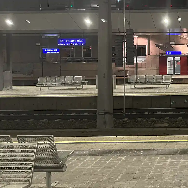Fotos vom Hauptbahnhof St. Pölten (Niederösterreich) © R. Vidmar