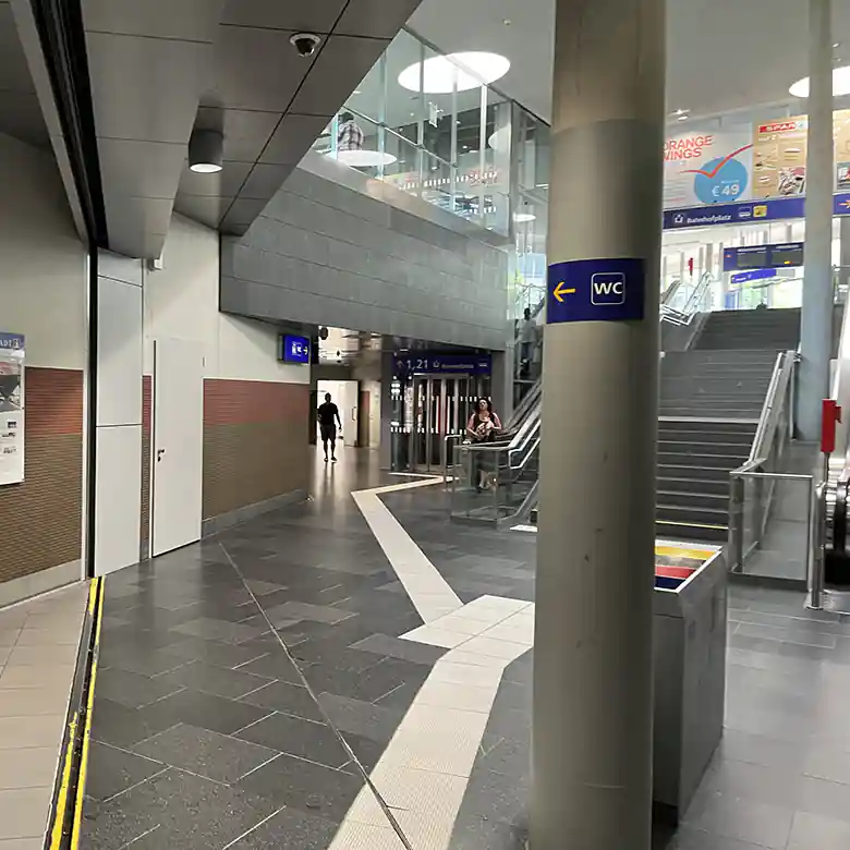 Wiener Neustadt Hauptbahnhof © R. Vidmar