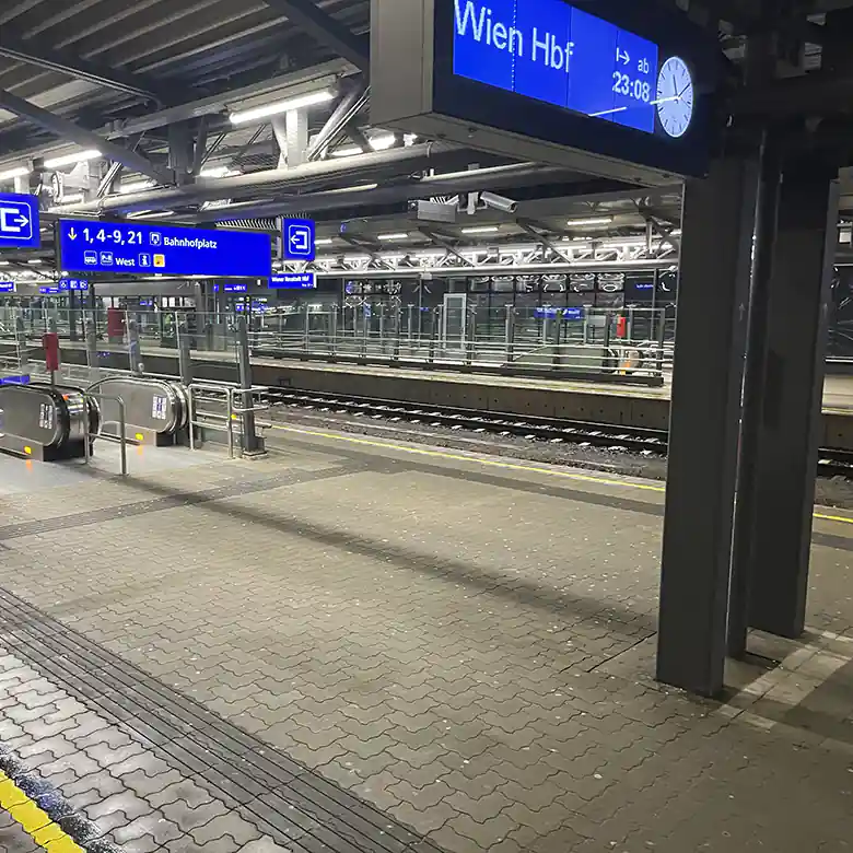 Wiener Neustadt Hauptbahnhof © R. Vidmar